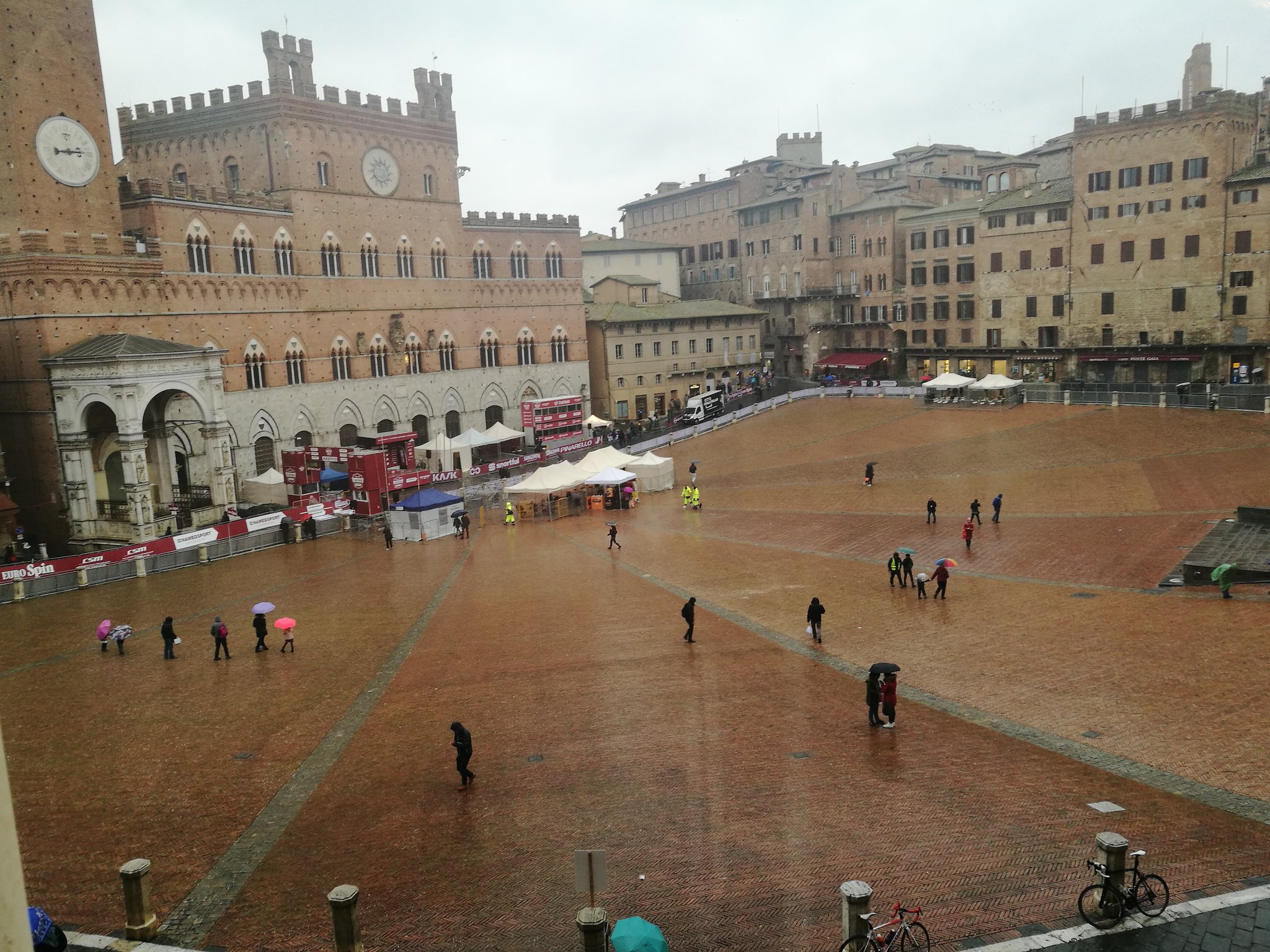 it's raining in sienna