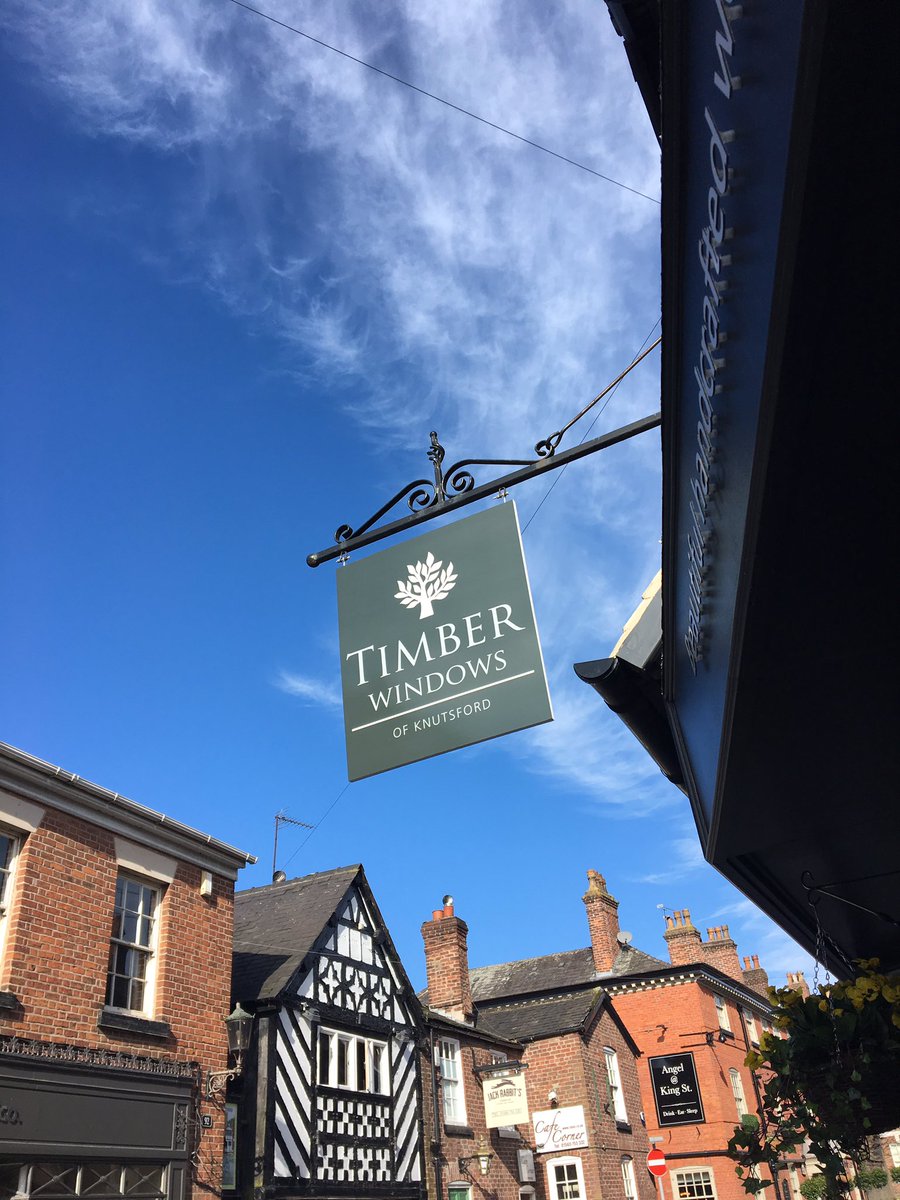 The sun ☀️ is out in #Knutsford today, if you are in town why not pop in to our showroom for a drink