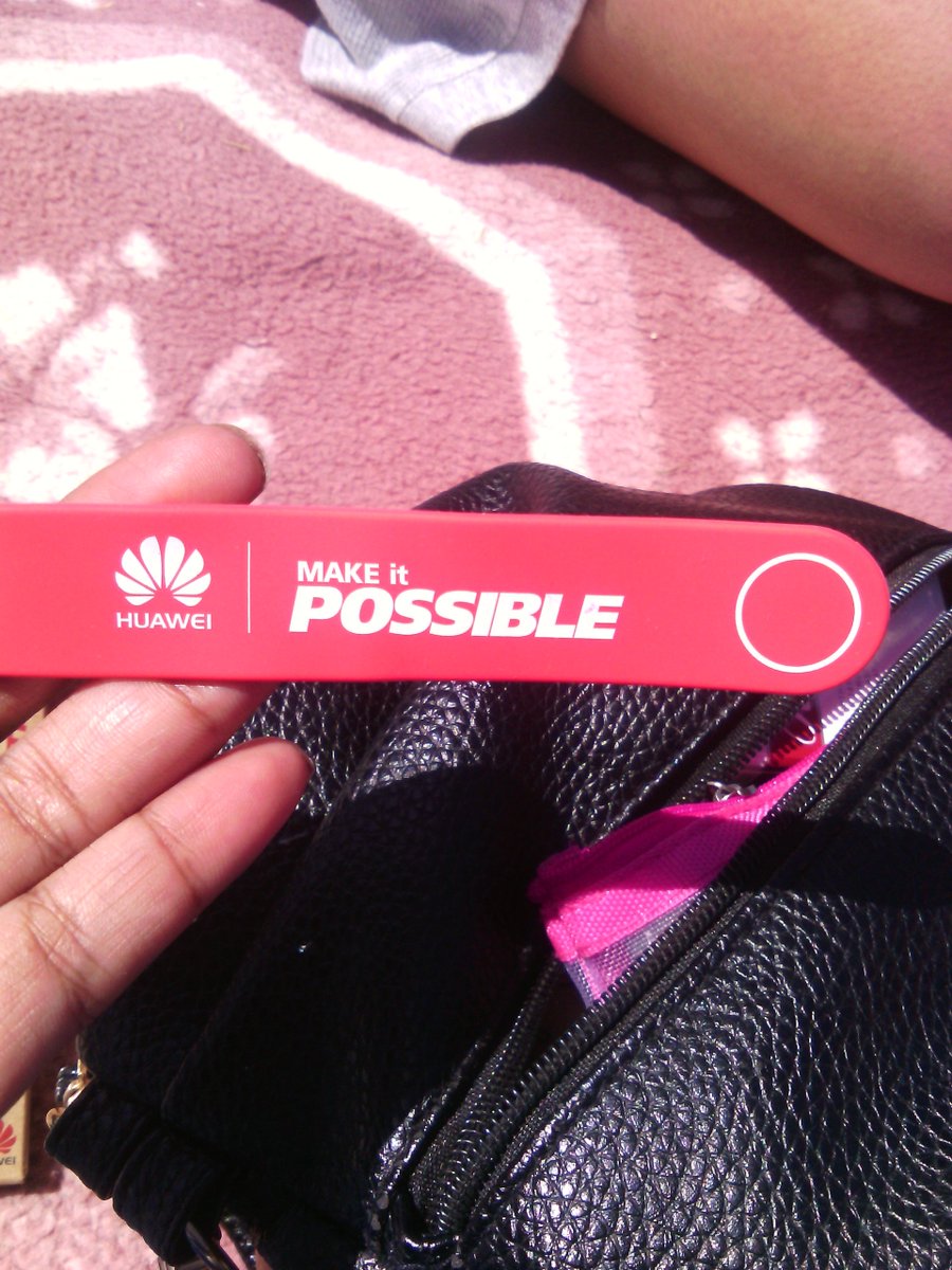 KrystleZA's tweet photo. @KFMza make it possible gift @KrystleZA that #HuaweiNova #HuaweiKDay https://t.co/ige02CEI6m