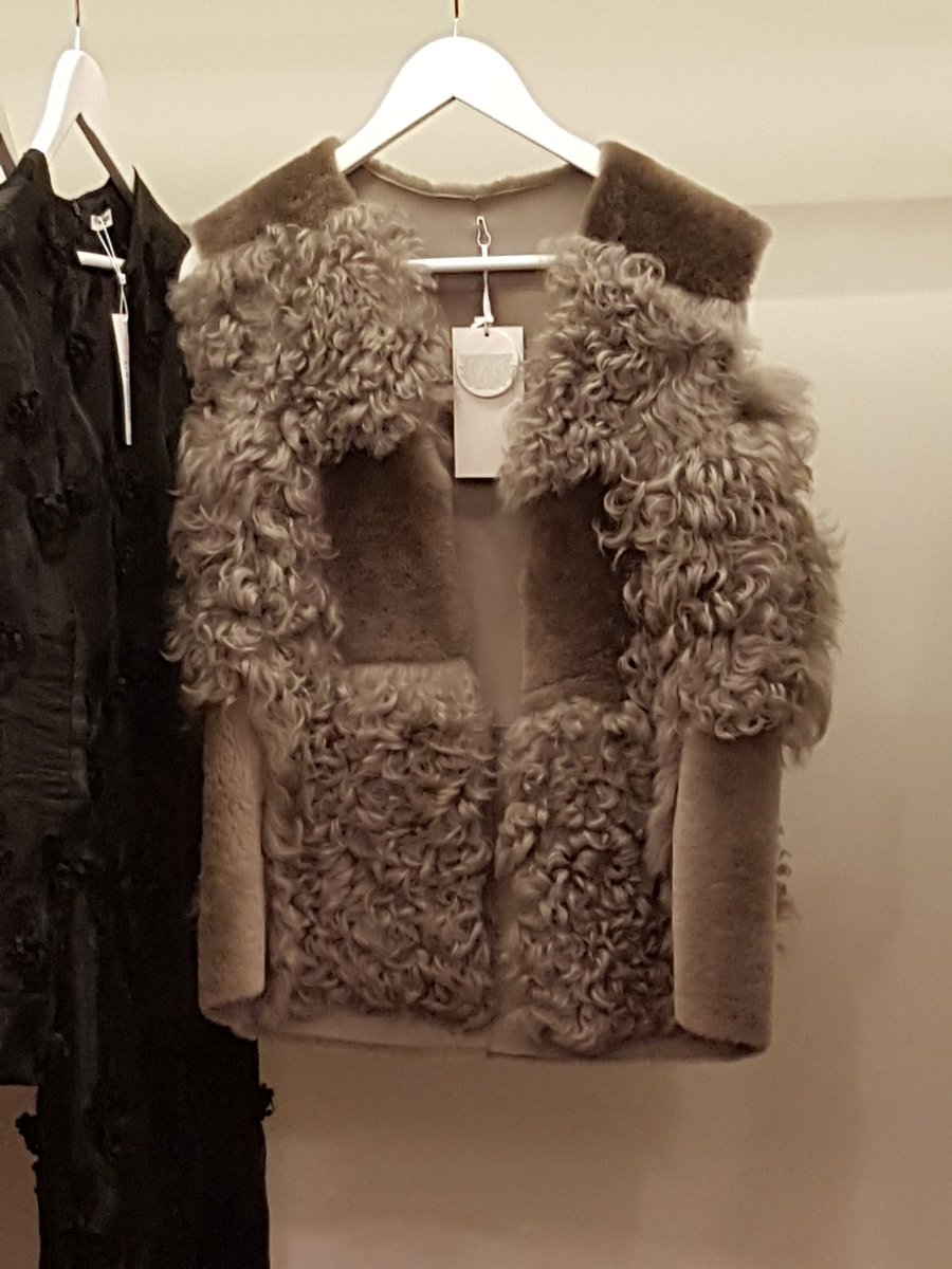 Patricia_Lowe78's tweet photo. @ORORI #corkfashiontrail #fabclothes https://t.co/a2MGoOntY7