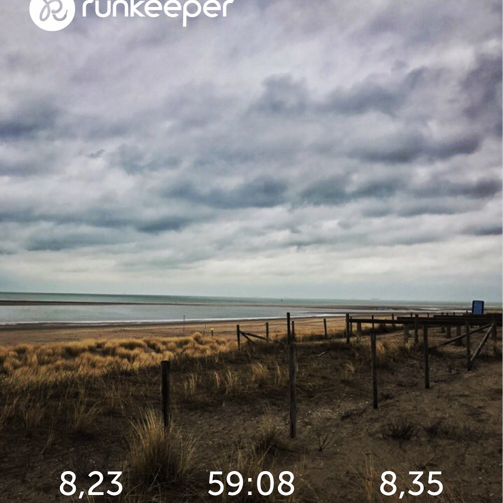 L0UL0UDI's tweet photo. πZo fijn #wonen aan #zee #preworkworkout en uiteraard had ik vtv geen zin.. Bed lag heerlijk #distancerecord π#8k #Runkeeper https://t.co/BYcj8VWW1K