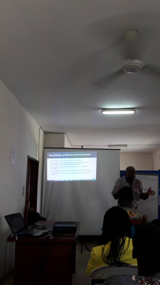 mbakatre's tweet image. #OpenData et Bonne Gouvernance par @fkouyami #OpenDataDay2017 @seigla @absaliou @MalickLingani @y_jus