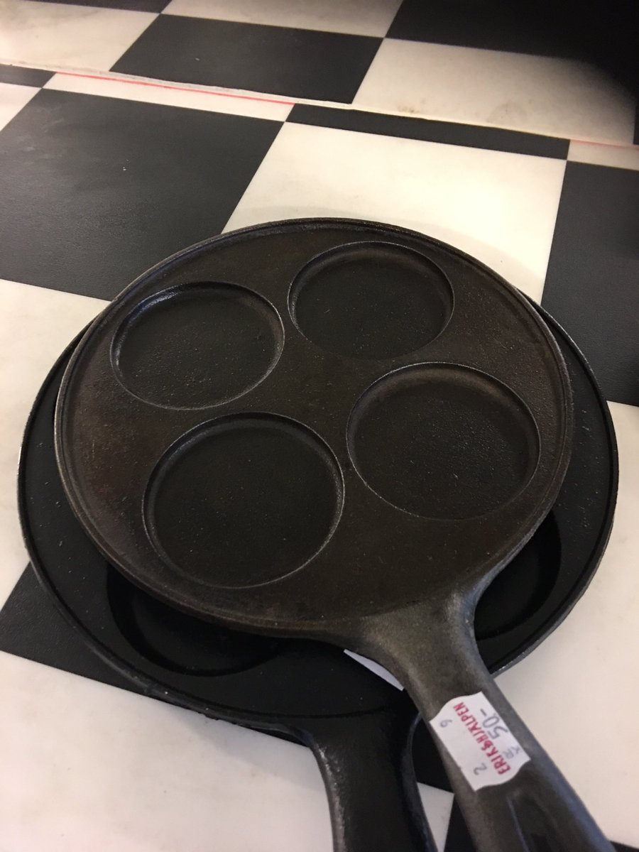 Kakdegen's tweet image. Okej, vad är det här? Jag säger plättjärn, maken pannkaksjärn. Är ni #teamrätt eller #teamfel ?