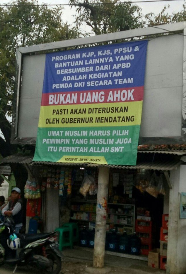 Nih di jelasin dri spanduk ini, jdi bila anak Stm yng msih bilang KJP itu program atau duit ahok. Mending msuk SD lgi yaa😊 #JanganBaper😜
