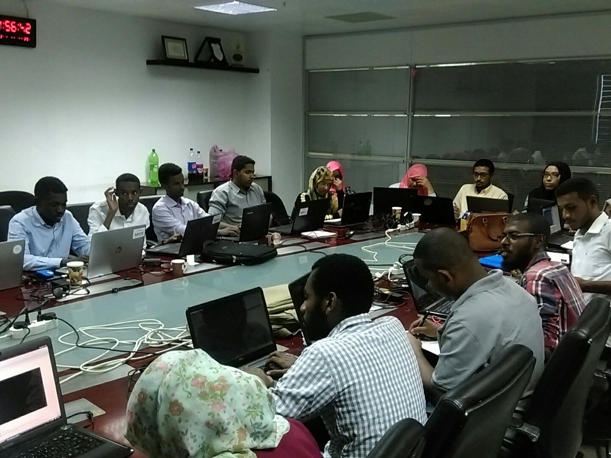 SudanNOG's tweet image. #Unix_Boot_Camp #SdNOG going steady and there are gifts for the quiz, stay tuned