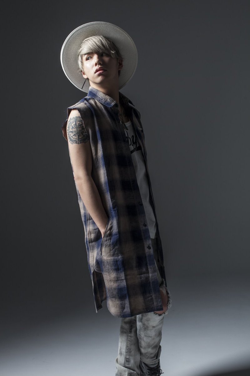 Zephyren_gen's tweet photo. Zephyrenサマーコレクションの撮影初日終了！モデルはMY FIRST STORYのひろき君です。いつもありがとう！ https://t.co/3F8LZ3hmQA