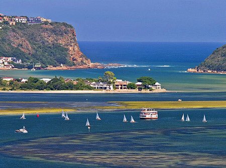 La jolie ville côtière de Knysna est située au cœur de la Route des Jardins, dans la province du Cap Occidental.
Pic booktravel.travel