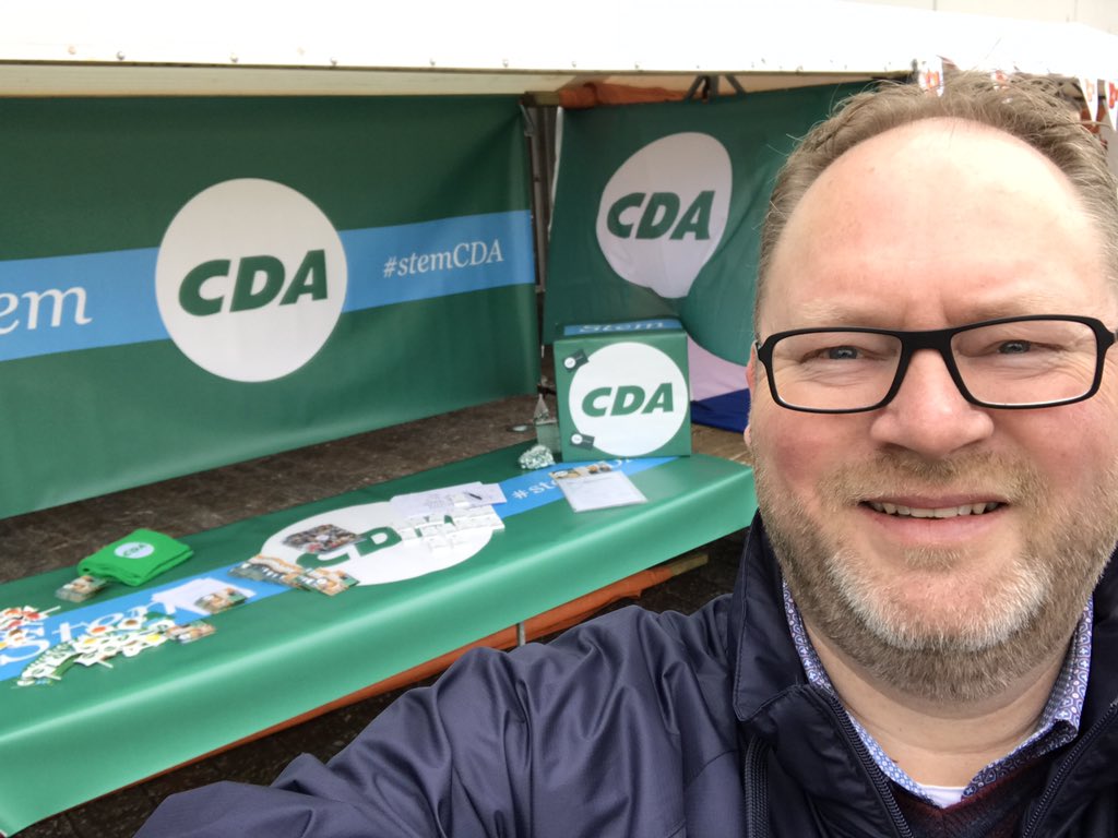 edwintas's tweet photo. #cda #ijsselstein politieke markt voor het stadhuis. https://t.co/4q1MoGuYOp