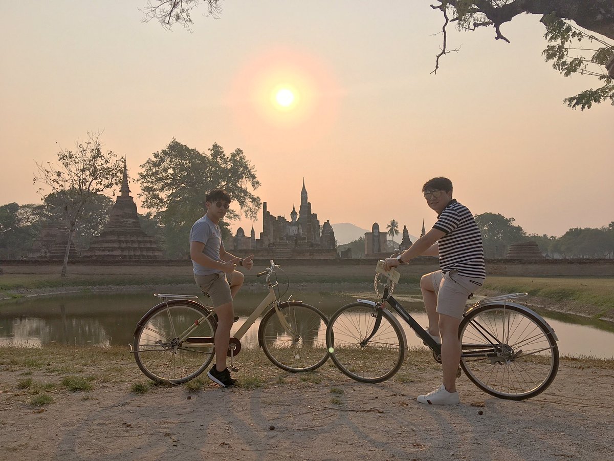 Onk24's tweet photo. Amazing Thailand 🇹🇭 #ท่องเที่ยววิถีไทยเก๋ไก๋ไม่เหมือนใคร 😃ขนลุกมัก...พูดไม่ออก!! #เที่ยวเมืองไทยไม่ไปไม่รู้ 👣 #owsowo #owstyle @Ra_War https://t.co/fSFsL9fwKh