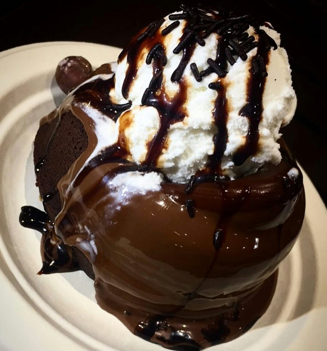 BostonCupcakery's tweet photo. We've seen the future. You're eating this Nutella Well Cake for dessert tonight. 
Repost @spiceandvogue
#TheBostonCupcakery #TBC #Nutella https://t.co/VM7DfdLkxW