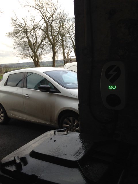 Spot the charger! 🤣 #evcharging #eocharging #olev #cargrants