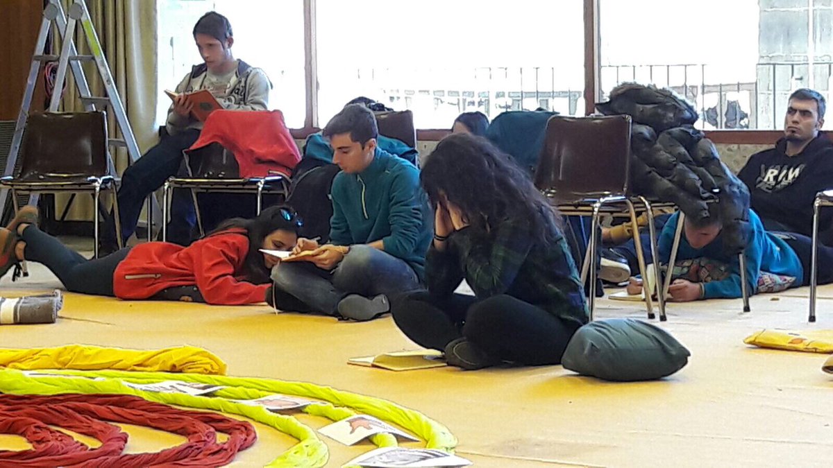 maristesenxarxa's tweet photo. Reunits a @mavellanes pel cap de setmana #interioritat i #pregària. Gaudint de l'experiència compartida! #maristes https://t.co/Rt768QxUoT