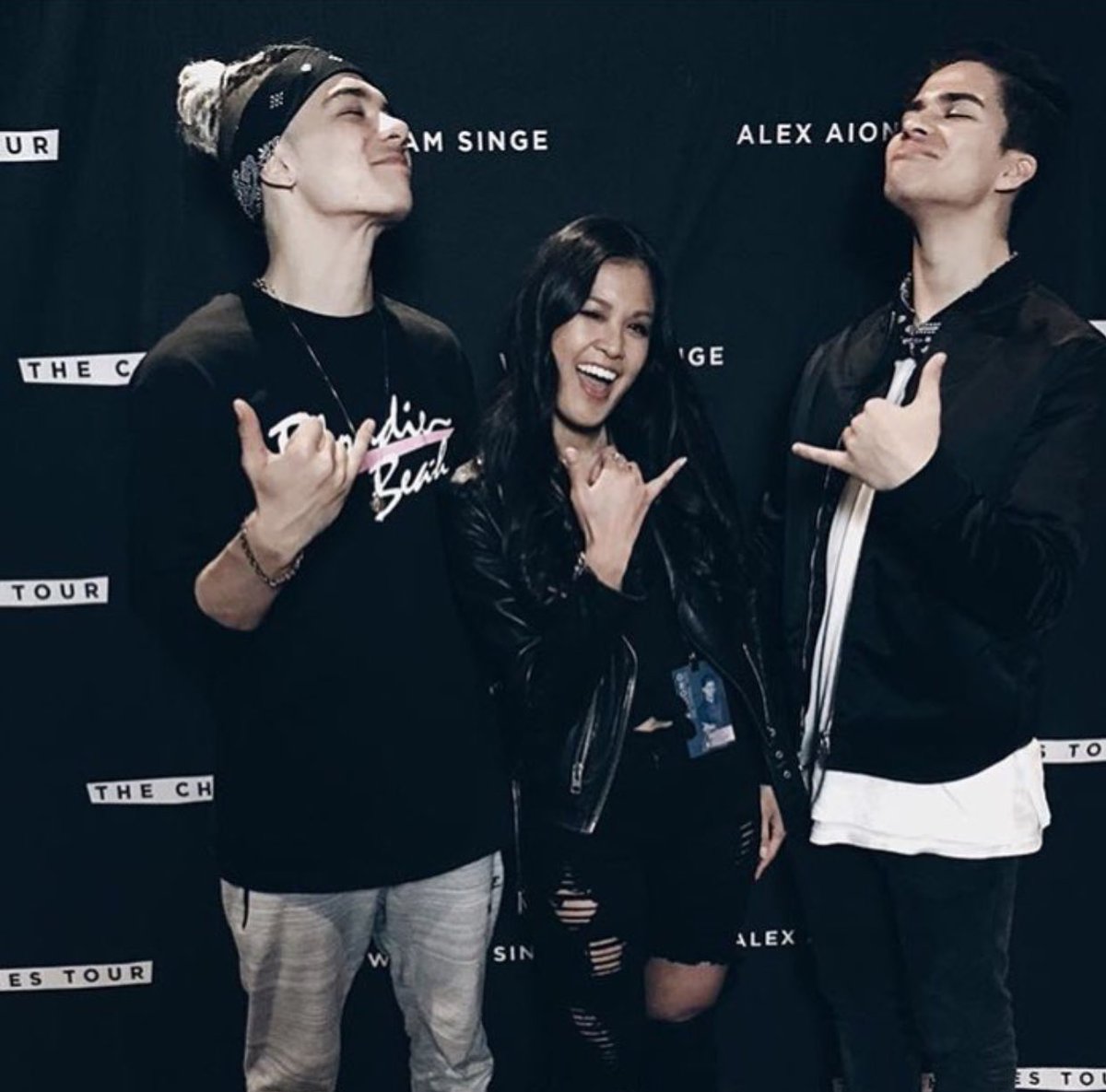TheChangesTour's tweet photo. UPDATE: @alexaiono and @WillSinge with fans at the #ChangesTour meet and greet in LA! https://t.co/IHEesDXCz9