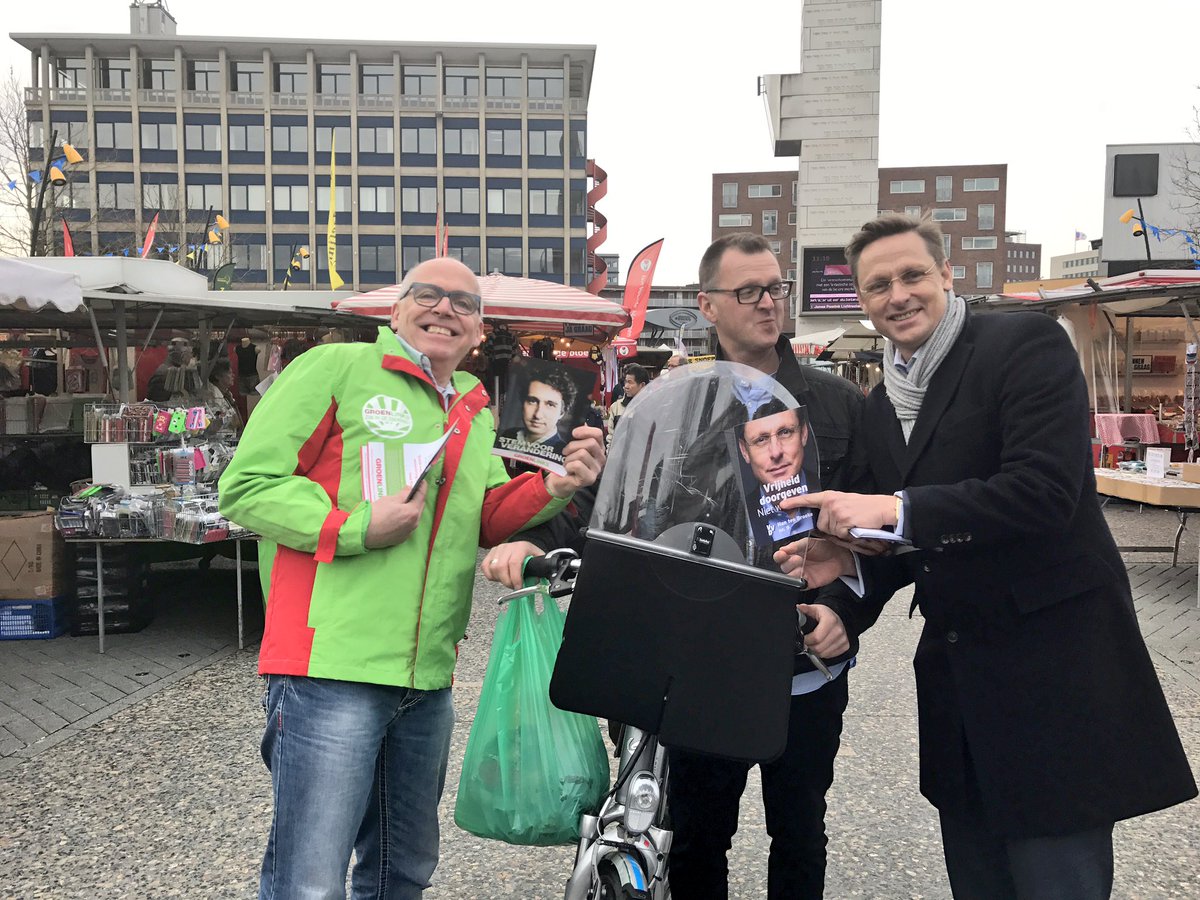 ElskeM's tweet photo. Wat doet mijn man nu weer bij de @VVDHengelo ?? https://t.co/ik8cL2hjyB