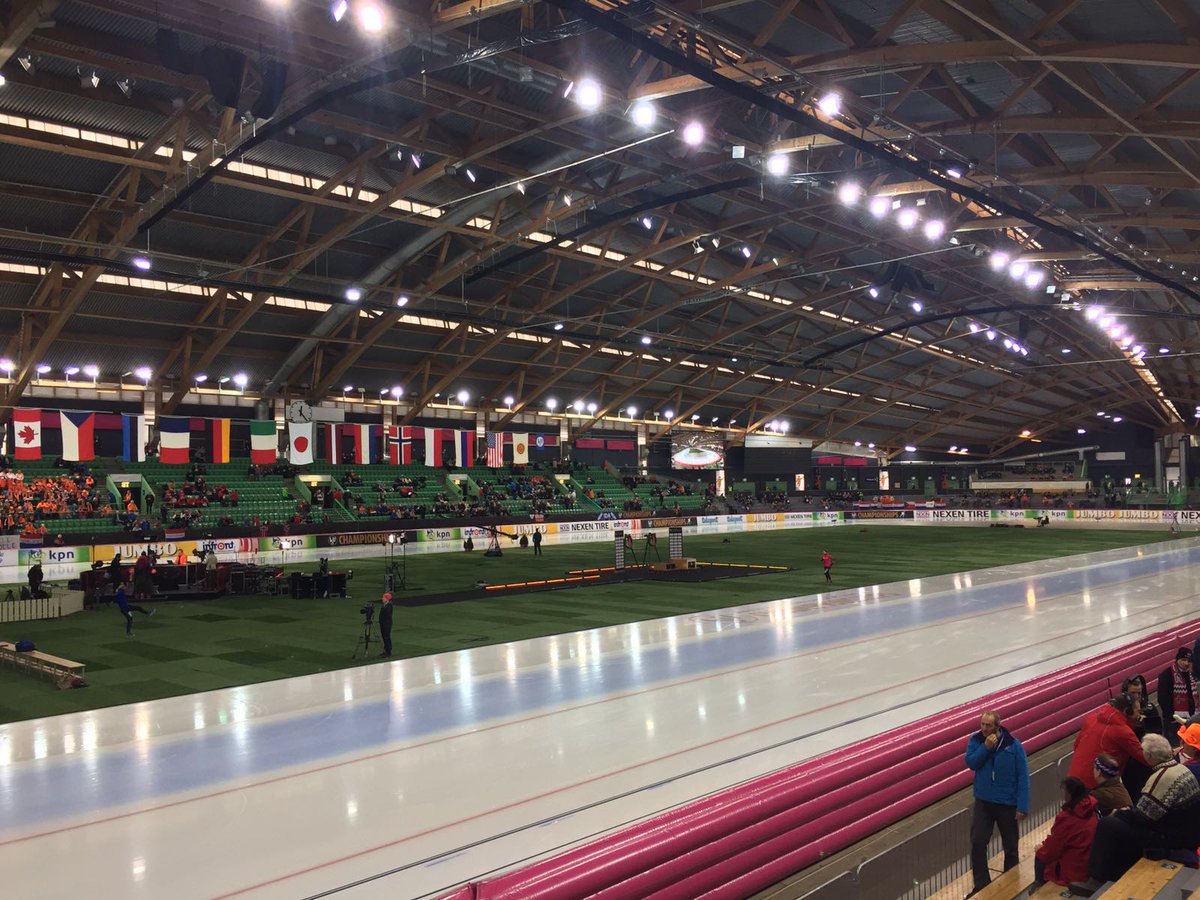 TeamVictorie's tweet image. Het Vikingskipet ligt er prachtig bij voor het WK Allround. Op het middenterrein werkt @marijejoling aan haar warming-up #wkallround