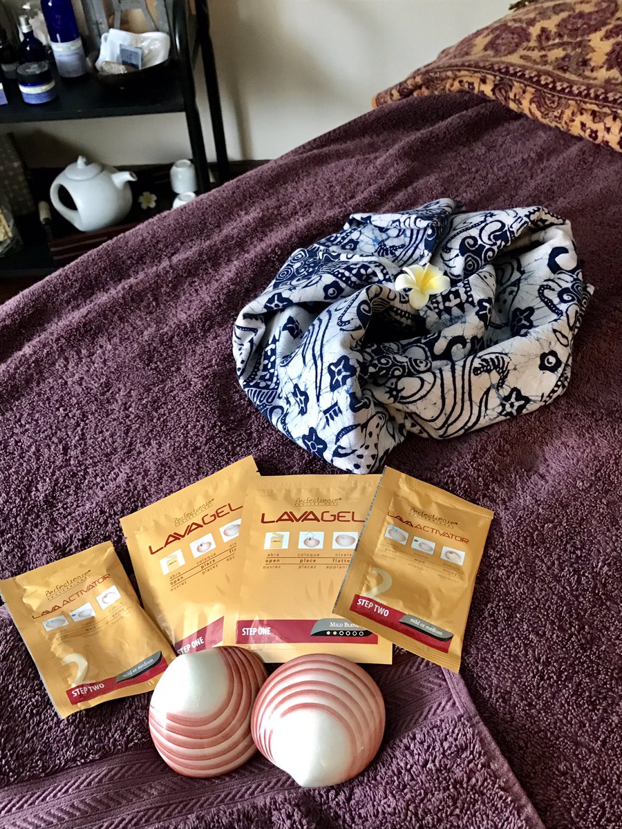 Karmaroom's tweet photo. #pullingoutallthestops @Karmaroom ! Using @NYR_Official #2hrsbliss #birthdaytreat!! ❤🙌🏽🙌🏽🙌🏽🙏🏾👏🏽😜#relaxation #healing #spa #peace https://t.co/NrR5qWG9Hm