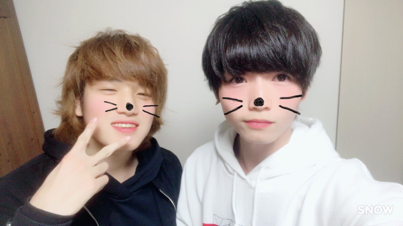 はやしん さとるんの髪の毛セットしてあげたらホストみたいなった Www 俺の髪型がすごい落ち着いて見える T Co X1pmhclaso Twitter