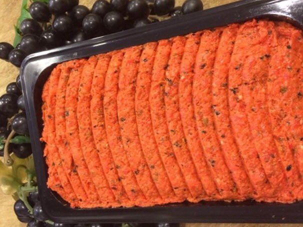SlagerTonWinter's tweet photo. Naast onze Filet Americain en Truffel Filet nu ook Griekse Filet ..( lekker pittig met olijfjes en tomaat )
#UwEigenSlager #Ridderkerk https://t.co/sHWOmiw8to