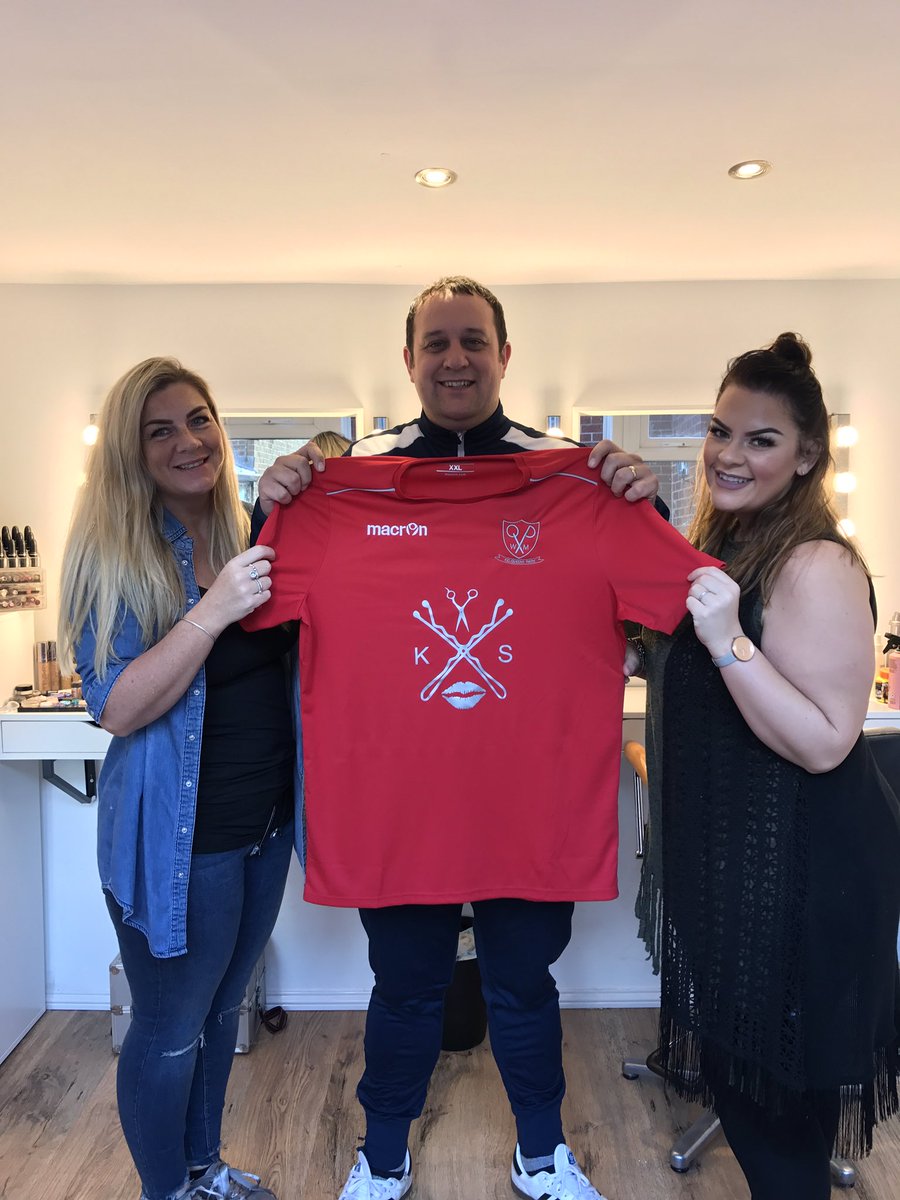 martinpaulford's tweet photo. Thanks to @kelly4ford and @stacey1507 for sponsoring @Fcqueenspark warmup tops only winners play in @MacronWrexham  tops https://t.co/eoVd39QDaE