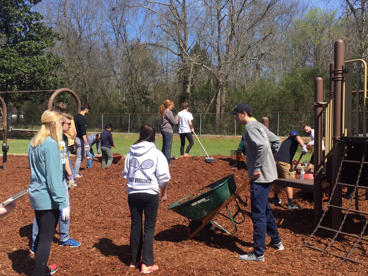 It's a great day for #servebettertogether with <a href="/Crossroads_UA/">Crossroads Civic Engagement Center</a>. We know both us and our community are <a href="/UABetterTogethr/">UA Better Together</a>! #service #together