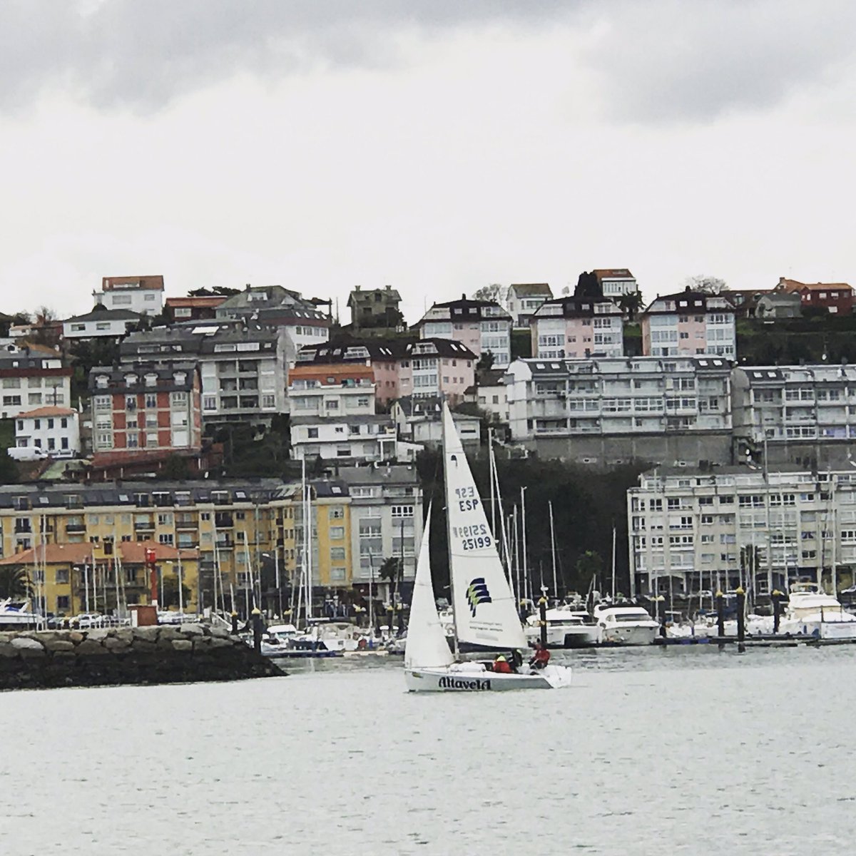 altavela's tweet photo. Entrada en Puerto tras la regata #sailing #platuteam #mardesada #atodavela https://t.co/mt15xFARhO