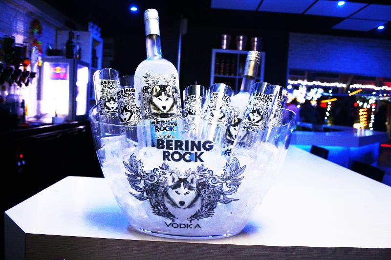 Boosterdry's tweet photo. Boosterdry Vodka Origin 🐺
#beringrock  #vodka  #wolf  #boosterdry @boosterdry https://t.co/p6M9h8VeAh