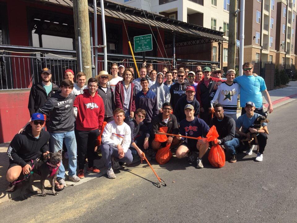 ArkansasSigEp's tweet photo. Perfect day for the men of Arkansas Alpha to clean up our street! #VDBL #CleanArkansas https://t.co/sCK2SXk1ur