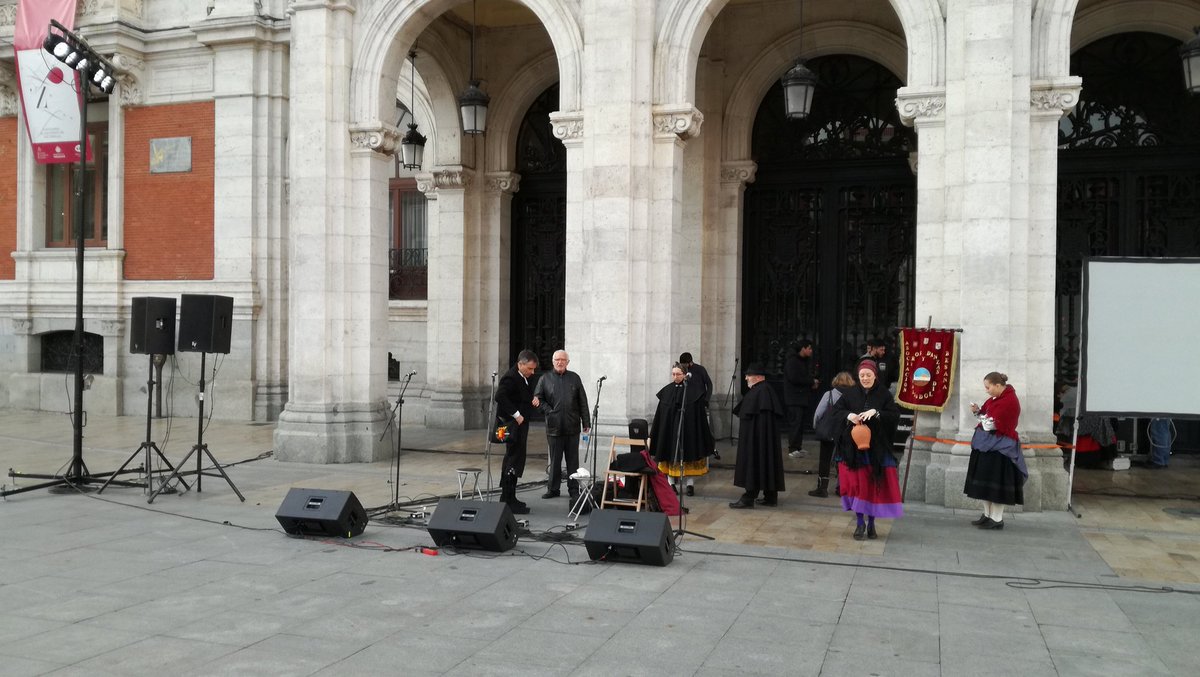 CYD_BESANA's tweet image. Os esperamos a todos para combatir el frío y festejar el nuevo año. Y al final de las #Marzas #folclore tendremos sopitas de ajo y vinito.