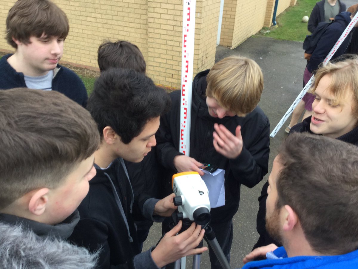 SamHodge11's tweet photo. @TopconPID training level 3 #DECStudents #AsSeenOnSite with @bigandyclifton https://t.co/vAkn400fi6