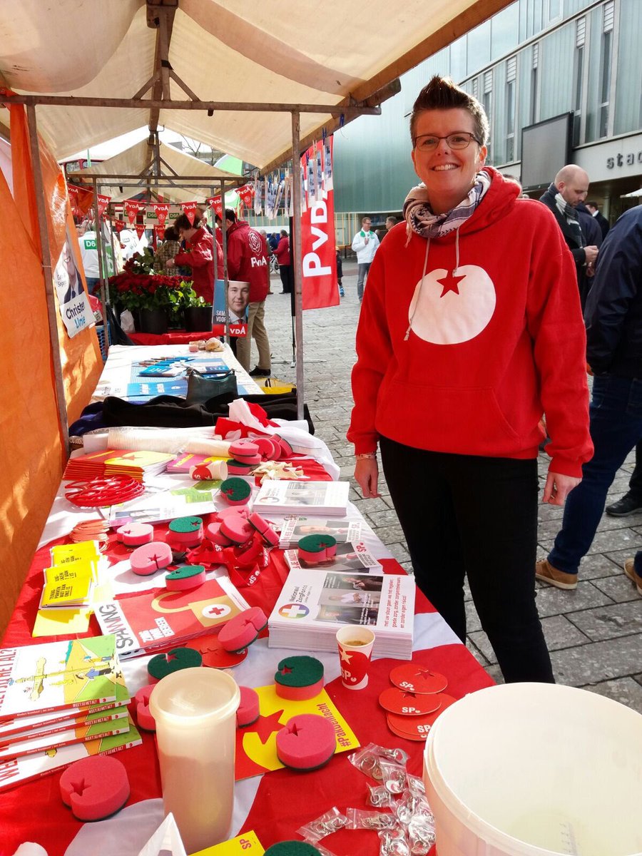 SPijsselsteinut's tweet photo. Mooie gesprekken weer gehad vandaag op de verkiezingsmarkt. Bedankt allemaal. #PakDeMacht https://t.co/6LU2qtaboN