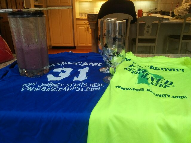 PfaffPro's tweet photo. @Pro_Activity HardcoreAM team member Elaine Lessig shares a morning plant based smoothie with her family https://t.co/y8pa1nq1tm
