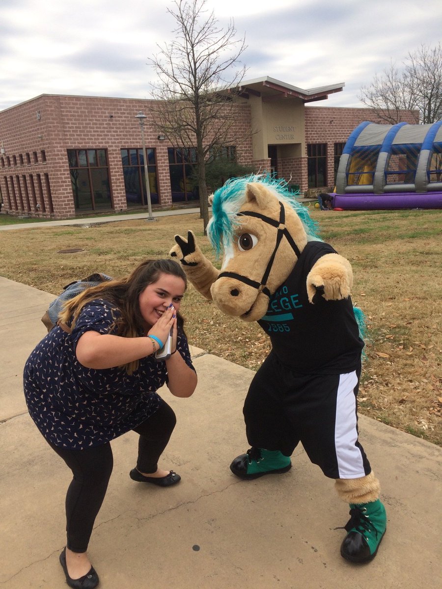 potatoxqueen's tweet photo. #DiscoverPAC #futurepalaminos #classof17 https://t.co/HDoALGweVp
