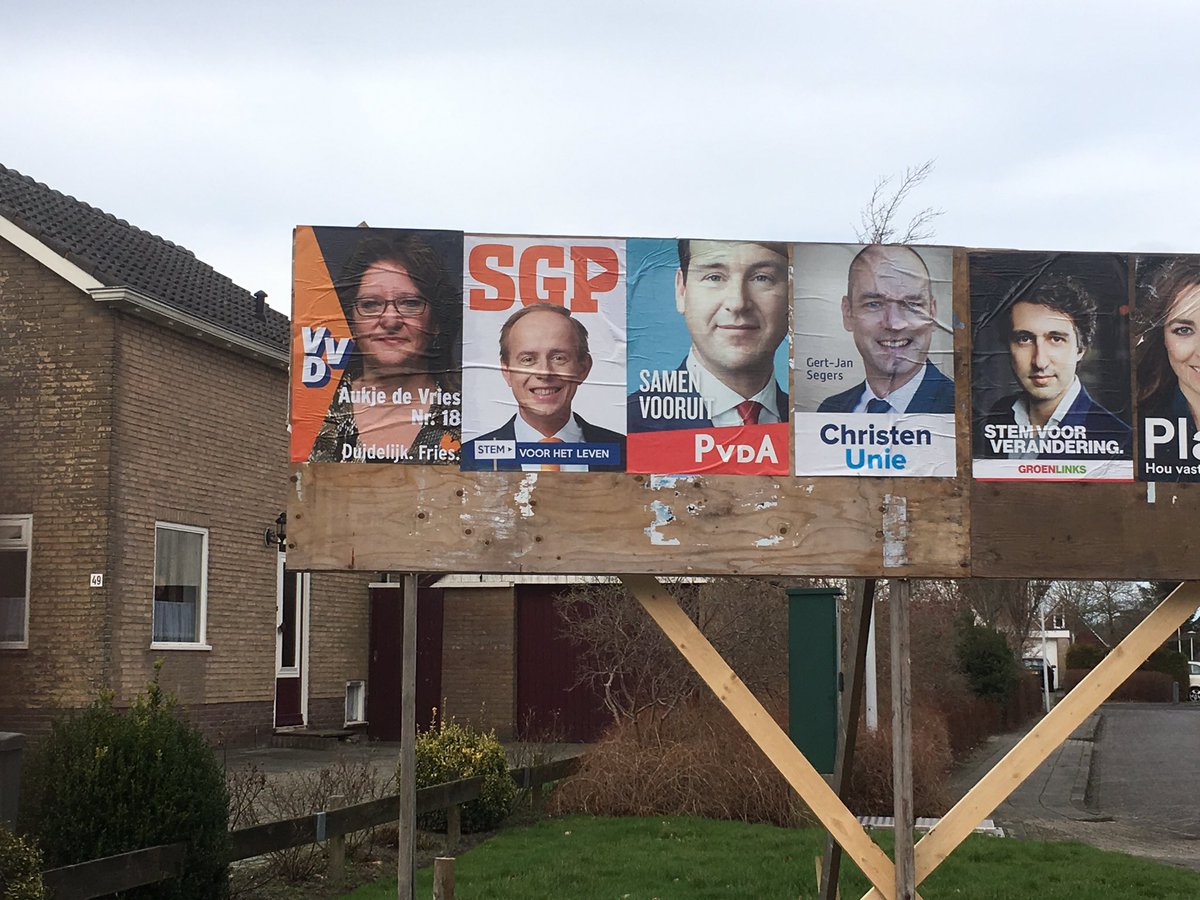 Borden geplaatst en posters geplakt💪 #aukjedevries #vvd_osw Donkerbroek/Haule is weer VVD minded!