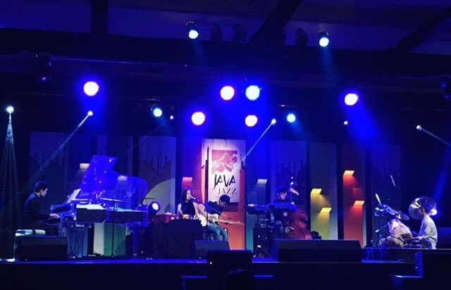 simakDialog tweet media