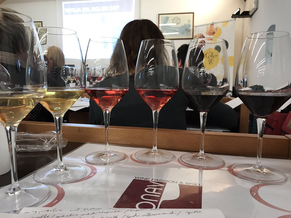 #onav si studia.. #vino #tasting