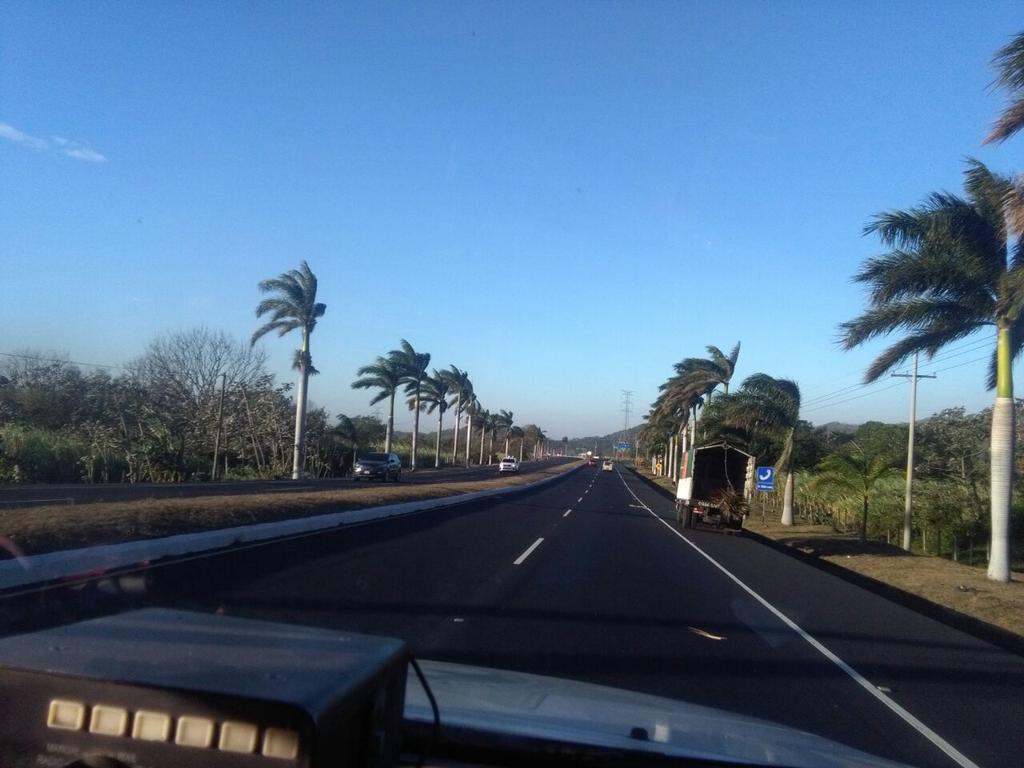 viajerogt's tweet photo. FUERTES VIENTOS
@provial comparte esta imagen de la autopista #Palin  - #Escuintla
No exceda los límites de velocidad, sea prudente https://t.co/anZapGIrlx
