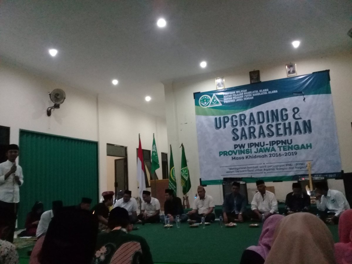 HaniAribi's tweet photo. Bermalam minggu bersama senior
#praPelantikanPW
#harlahIPNU63
#harlahIPPNU62 https://t.co/Bqsdu2wUES