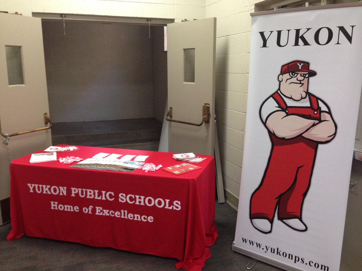 YPSCareers's tweet photo. @YPSCareers @YukonDistrict spending time Saturday morning with the future of our profession @SOEA_OK @okea #teachandliveyukon https://t.co/kKa4Jixalw