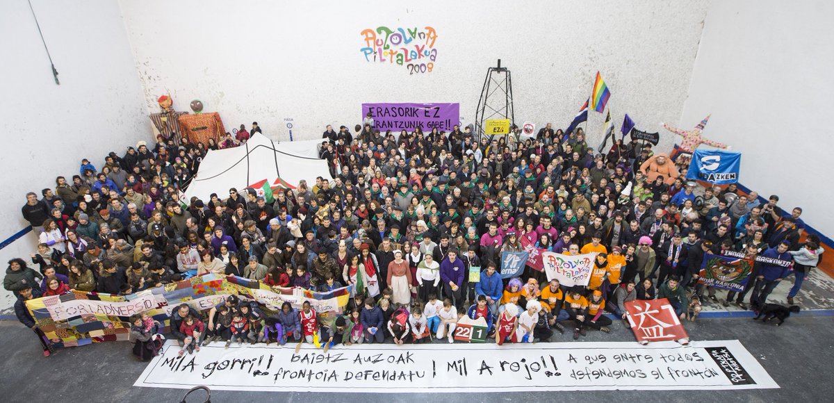 muybastxs's tweet photo. Muchísimas gracias a todas las que habéis tomado el compromiso de defender el frontón #Auzolana.
¡Sois las mejores!
Gora Auzolana! https://t.co/QzwjbHq3We