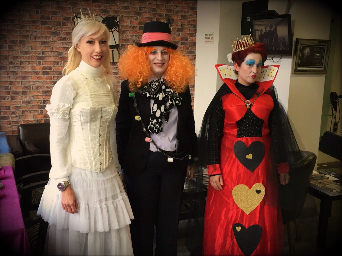 BustilloStylist's tweet photo. Listos para el te!!! Y para el carnaval!! Alguien se anima? @WellaProEs @SebastianProEs @BustilloStylist #carnaval @aytoviedo @ghdspain https://t.co/G7aJCcBrgn
