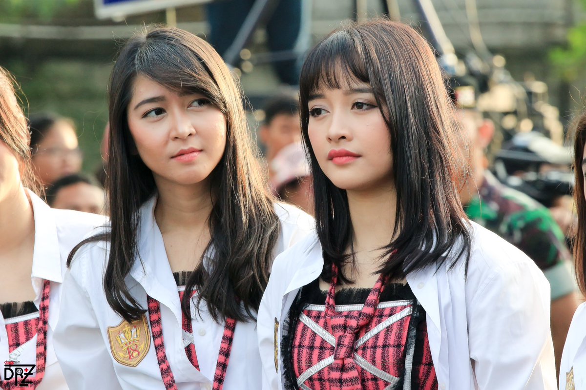 SupportVeKinal's tweet image. Try not to cry ? But i know its so hard for u. @kinalJKT48.
.
.thanks for badnight @veJKT48 :')