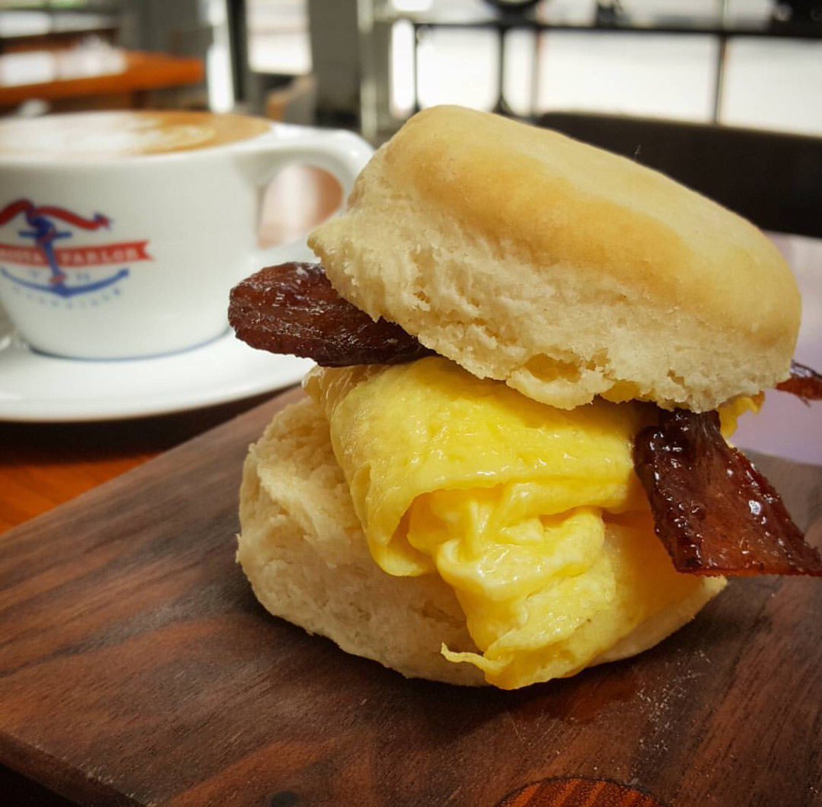 BREAKFAST 🤙🏻

P: <a href="/foodenvytv/">FoodEnvyTV</a>