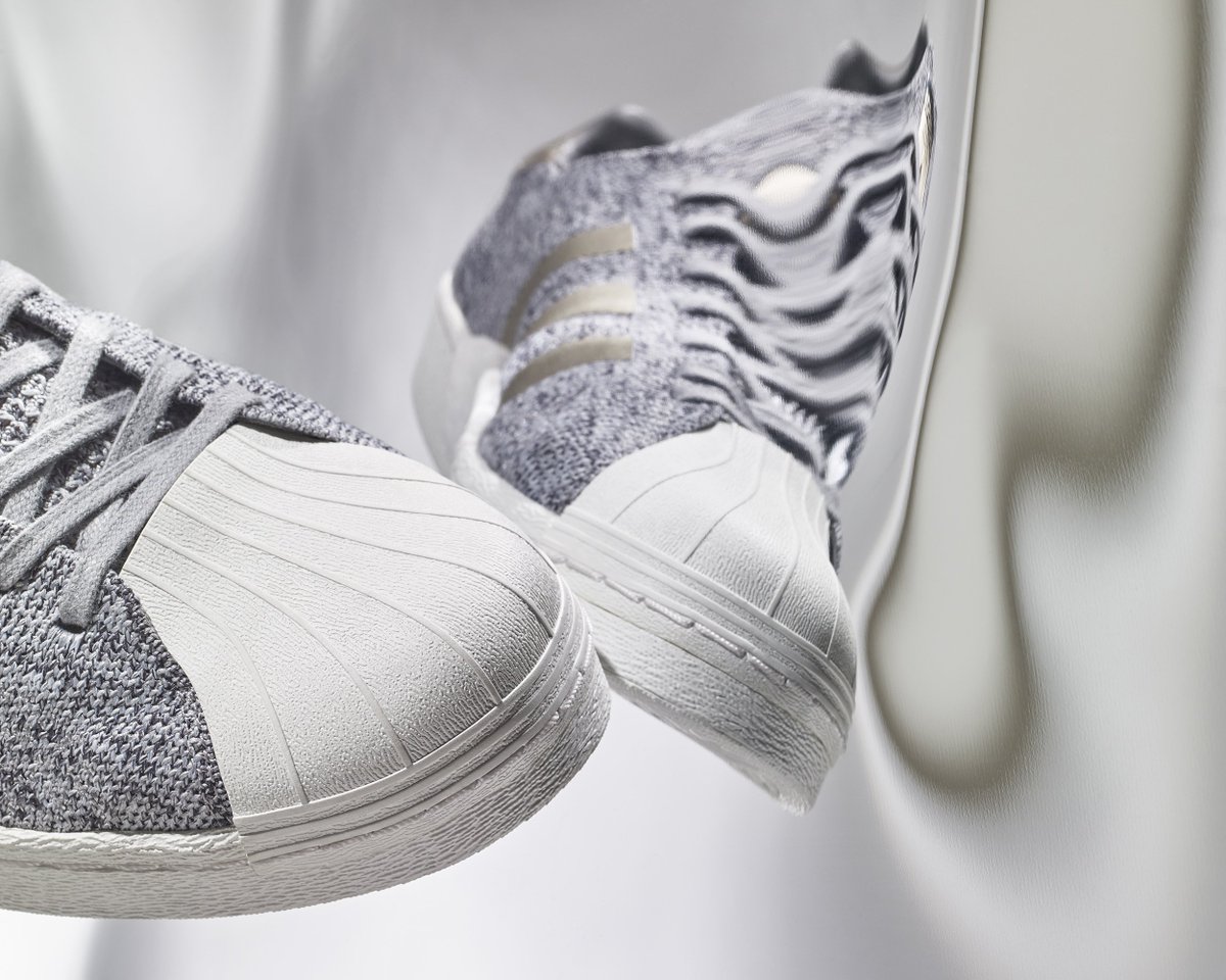adidasoriginals's tweet photo. Primeknit, #BOOST and noble metals meet the shell-toe sneaker to form the #SUPERSTAR BOOST Noble Metal. Available March 10th. https://t.co/WCSQxb2hmO
