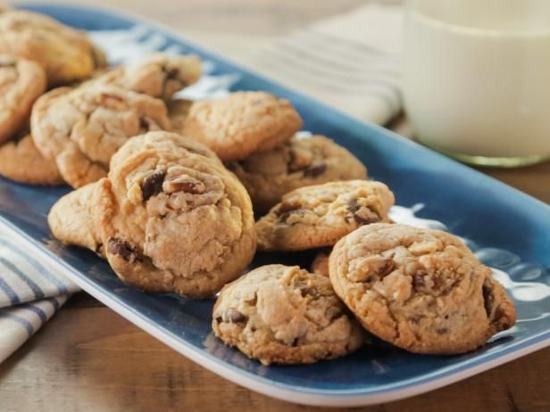 chipcookieoven's tweet photo. To help satisfy your late night cookie needs. (via @FoodNetwork) 
https://t.co/zNwVwMHQdn https://t.co/LY4jP2aSth