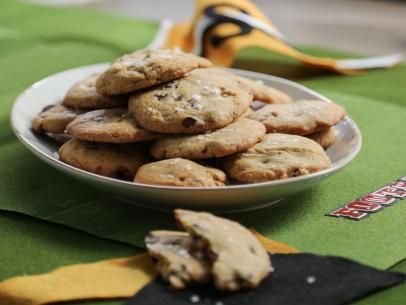 chipcookieoven's tweet photo. To help satisfy your late night cookie needs. (via @FoodNetwork) 
https://t.co/zNwVwMHQdn https://t.co/LY4jP2aSth