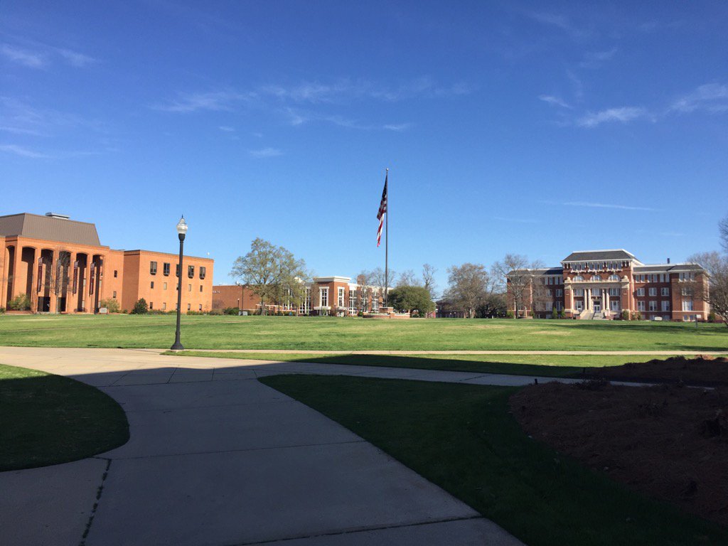 JohnEFordeAPR's tweet photo. It's a beautiful day on the campus of Mississippi State University! @MSUComm @MSUArtsSciences @StarkvillePRAM https://t.co/rqGO68Ijb0