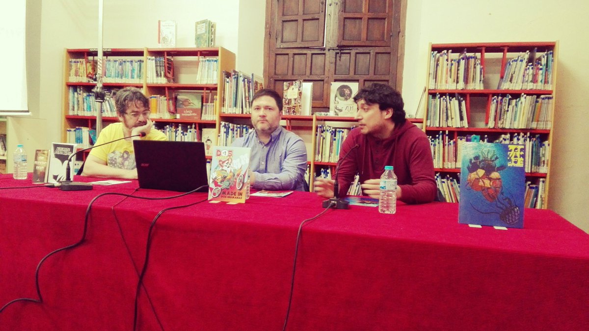 laberlinga's tweet photo. Hoy hemos estado en las Jornadas de Encuentro con Autores de la Asociación Carmona en Viñetas hablando de la Autoedición en Sevilla #fanzine https://t.co/Nvfxd54AOS