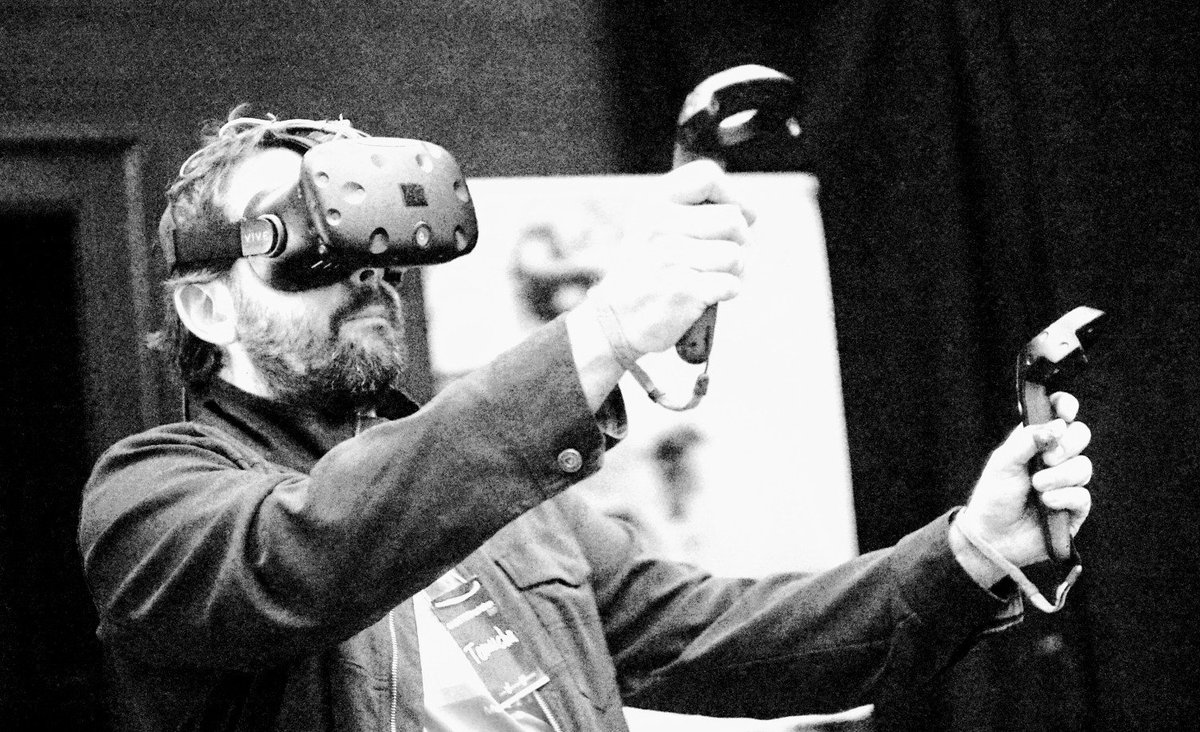 HOLODECKcz's tweet photo. na #aimtechackathon vr jede bez přestávky, @tomucha zrovna střílí space pirate trainer @HOLODECKcz https://t.co/xhATaY74us
