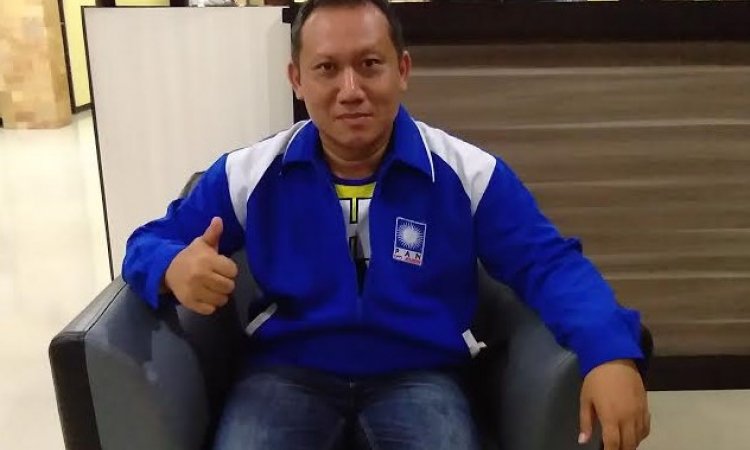 rumahpan's tweet photo. Anang Hermansyah Ikut Hadiri Pelantikan DPC PAN se-Jember https://t.co/D2xfL2Lp3T https://t.co/7L3l3qr1zn