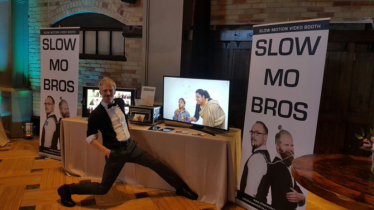 What's Jeff doing? Find out and more at @HaciendaSarria today until 3pm! #kwweddingshows